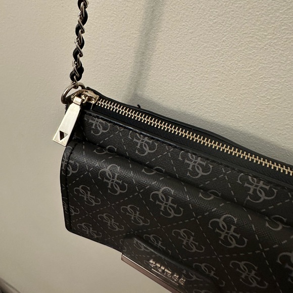 GUESS | Ryann Mini Crossbody Bag | Preloved - Picture 12 of 15